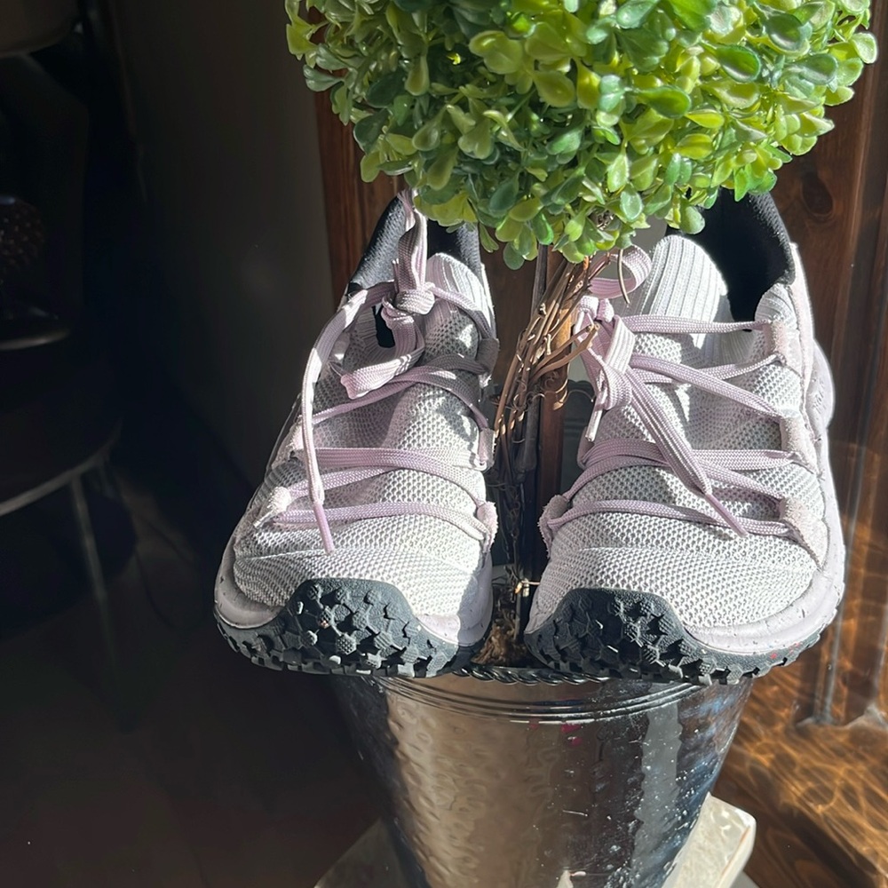 Holo slightly worn sneakers -very pale pink
